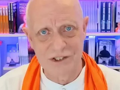 Svet čakajú mimoriadne nebezpečné mesiace a ešte do konca roka môže do ozbrojeného konfliktu vstúpiť až päť krajín. Tvrdí to britský jasnovidec Craig Hamilton-Parker, ktorého médiá prezývajú „Prorok skazy“ či „nový Nostradamus“. V minulosti na seba upozornil viacerými predpoveďami, ktoré sa neskôr nápadne podobali skutočným udalostiam.