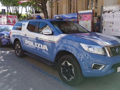 V Taliansku pátrajú po 64-ročnej Slovenke Ľudmile Putikovej. Jej blízki nemajú podľa zverejnených informácii o nej žiadne správy už osem dní. Slovenka žijúca v talianskej L’Aquile odišla z domu 16. augusta a odvtedy po nej niet stopy. Do rozsiahleho pátrania sa zapojili aj špeciálne kynologické jednotky z Florencie.