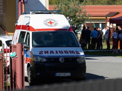 Odborníci z Ligy za duševné zdravie (LDZ) SR i občianskeho združenia IPčko sú pripravení pomôcť a vypočuť si všetkých, ktorí prechádzajú náročným obdobím a potrebujú podporu. Pripomínajú to aj v súvislosti s utorňajšou tragédiou na základnej škole v Staškove v okrese Čadca. Informujú o tom na sociálnej sieti.