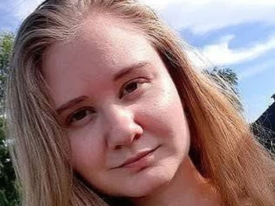 IRKUTSK – Smrť iba 28-ročnej pracovníčky ruského protimorového inštitútu vyvolala na Sibíri mimoriadne opatrenia a množstvo otázok. Daria Šipilovová zomrela po prudko sa rozvíjajúcom zápale pľúc, pričom nezávislé médiá tvrdia, že sa mohla nakaziť morom po nehode pri práci s nebezpečným patogénom. Ruský hygienický úrad to však popiera. Takmer 200 ľudí skončilo pod zdravotným dohľadom a karanténne opatrenia zaviedli vo viacerých nemocniciach.