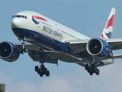Posádka letu British Airways zažila nepríjemný incident, ktorý viedol k vyhláseniu núdze na jednom z jej Airbusov A320. Lietadlo bolo na konečnom priblížení na letisko London Heathrow, keď ho postihla porucha systému referenčných údajov ADR, ktorá spustila varovanie pred pádom.