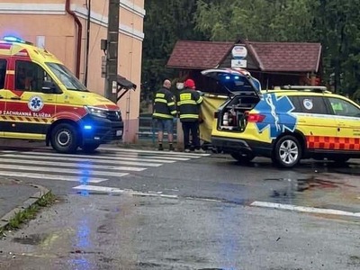 Príslušník Okresného riaditeľstva Hasičského a záchranného zboru (HaZZ) v Martine pomáhal počas svojho osobného voľna pri záchrane života osoby, ktorá náhle skolabovala a ležala na autobusovej zastávke v Blatnici v okrese Martin. Krajské riaditeľstvo HaZZ v Žiline o tom v nedeľu informovalo na sociálnej sieti.