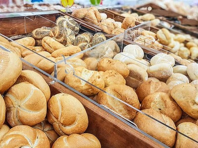 Obľúbenásieť pekární Pekáreň KPK Trstín po rokoch končí. Firma oznámila uzavretie všetkých svojich predajní v Trnave a okolí. Za rozhodnutím majú byť nepriaznivé okolnosti a súčasná ekonomická situácia.