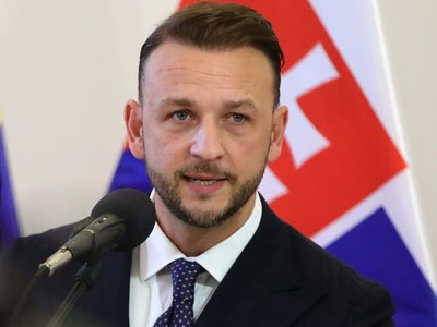 Okresný súd v Banskej Bystrici v piatok zamietol návrh ministra vnútra Matúša Šutaja Eštoka (Hlas-SD) na zastavenie jeho exekúcie v prospech policajtov známych ako čurillovci. Na sociálnej sieti o tom informoval advokát čurillovcov Peter Kubina.