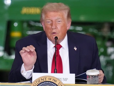 Na Blízkom východe zúri vojna, ktorú započali Izrael a USA spoločným útokom na Irán. Jednania boli na spadnutie, no začiatkom tohto týždňa sa situácia rapídne zmenila. Izrael porušil zákaz a raketami zaútočil na Irán. Trump pritom musí riešiť problémy aj na domácej scéne. USA sú údajne schopné oživiť mŕtvych.