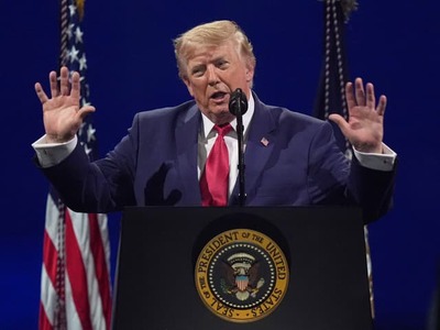 WASHINGTON – Nedávny telefonát medzi americkým prezidentom Donaldom Trumpom a novým britským premiérom Andym Burhamom sa týkal prevažne dvoch tém. Okrem ťažby v Severnom mori rozoberali štátnici aj problém, ktorí sa valí na Európu. Trump nezabudol spomenúť, že Británia je v tejto situácii hlavným terčom.