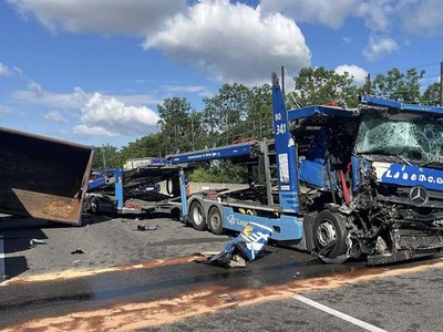 Aktuálne je neprejazdná diaľnica D1 na 40,0 km v smere z Bratislavy na Trnavu, z dôvodu dopravnej nehody nákladných motorových vozidiel.