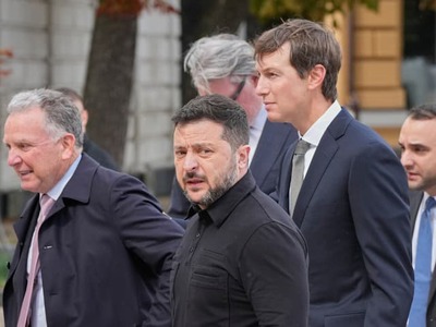 Ruský útok na nákupné centrum v ukrajinskom meste Pavlohrad si vo štvrtok vyžiadal najmenej štyri obete a zranil ďalších najmenej 60 ľudí. Informovali o tom miestne úrady, o čom píšu správy agentúr AFP a DPA. Situáciu sledujeme online.