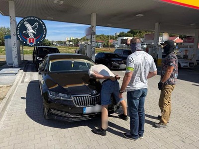 Cudzinec obvinený z obzvlášť závažného zločinu všeobecného ohrozenia v štádiu prípravy nebude stíhaný väzobne. Rozhodol o tom v utorok sudca pre prípravné konanie Okresného súdu Prešov. Uviedla to hovorkyňa prešovského krajského súdu Ivana Petrufová. Súd obvineného nevzal do väzby, pretože podľa doterajších dôkazov absentuje čo i len náznak, že vedel o pripravovanom podpaľačskom útoku, alebo že zabezpečoval odvoz v súvislosti s ním. Obvineného preto prepustil zo zadržania na slobodu. Keďže prokurátor podal proti rozhodnutiu súdu sťažnosť, prípadom sa bude zaoberať Krajský súd v Prešove. V prípade ide podľa polície o pripravovaný podpaľačský útok na výrobný závod na východnom Slovensku.