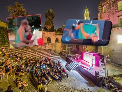 TAR-VABRIGA – Na chorvátskej Istrii rieši široká verejnosť obrovský škandál. Počas festivalu, na ktorý zavítali aj zahraniční turisti s rodinami, došlo k veľkému prekvapeniu, ktoré viacerých hostí znechutilo. Ich deti videli scénky pre dospelých, ktoré len kúsok od nich hrali profesionálni herci. Malo ísť pritom o rodinnú komédiu.
