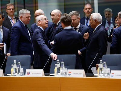BRUSEL – Európska únia čelí rastúcemu tlaku zo zahraničia, no čoraz väčšie problémy jej spôsobujú aj politické spory vo vlastných radoch. Blížiace sa voľby v kľúčových členských štátoch komplikujú rokovania o budúcom rozpočte a financovaní Ukrajiny. Diplomati varujú, že v roku 2027 môže byť situácia ešte zložitejšia.