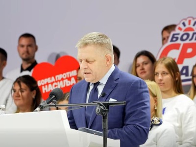 Predseda vlády SR Robert Fico podporil v piatok na predvolebnom zhromaždení v Novom Sade bývalého srbského prezidenta Aleksandra Vučiča. Na mítingu koalície Zjednotené Srbsko vedenej Vučičovou Srbskou pokrokovou stranou (SNS) vystúpil s prejavom v srbčine, informuje portál Danas.rs.