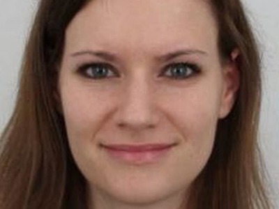 FRÝDEK-MÍSTEK – Takmer mesiac trvajúce pátranie po 38-ročnej Jane Šerjeníkovej nabralo znepokojivý smer. Vo Frýdeckom lese neďaleko skládky našli policajti ľudské telo v pokročilom štádiu rozkladu. Lokalita leží v oblasti, ktorú vyšetrovatelia prehľadávali aj pri pátraní po nezvestnej matke dvoch detí. Polícia zatiaľ nepotvrdila, že nájdené telo patrí Jane. Odpoveď majú priniesť ďalšie expertízy vrátane testov DNA.