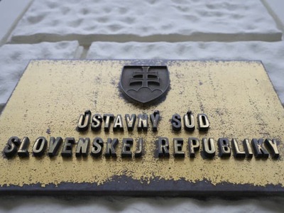 Časť Trestného poriadku, týkajúca sa nepoužiteľnosti dôkazov získaných od tzv. kajúcnikov, je v rozpore s ústavou. Rozhodol o tom Ústavný súd (ÚS) SR, ktorý už vo februári pozastavil účinnosť tejto časti novely Trestného poriadku.