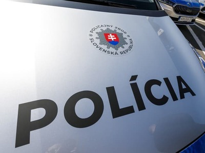 Úrad inšpekčnej služby (ÚIS) sa zaoberá úmrtím policajtky z Obvodného oddelenia Policajného zboru Nitrianske Rudno v okrese Prievidza a preveruje všetky okolnosti. Hovorkyňa ÚIS Andrea Dobiášová vo štvrtok uviedla, že ÚIS začal trestné stíhanie vo veci prečinu usmrtenia. Spresnila, že k úmrtiu policajtky malo dôjsť v noci na stredu (27. 5.).