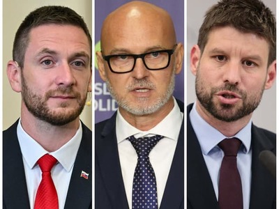 Najdôveryhodnejším politickým lídrom na Slovensku je predseda PS Michal Šimečka, ktorému dôveruje 32 percent opýtaných. Tesne za ním nasleduje šéf SaS Branislav Gröhling s 31 percentami a na treťom mieste je Milan Uhrík z Republiky, ktorému vyjadrilo dôveru 30 percent oslovených.