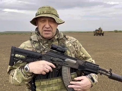 VARŠAVA – Niekdajší šéf obávanej ruskej žoldnierskej skupiny mal krátko po vzbure proti Moskve hovoriť o operácii, ktorá by mohla rozpútať nebezpečný konflikt v Európe. Jeho bývalý spolupracovník teraz prezradil, že wagnerovci boli údajne pripravení konať. Chýbal im však súhlas, ktorý mal prísť z vyšších miest.