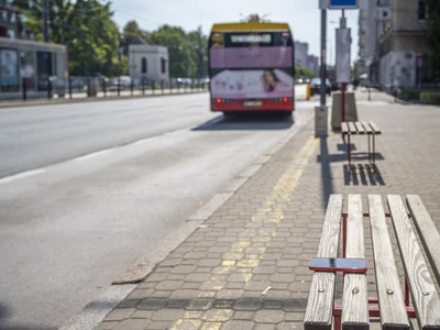 Školský výlet do Anglicka sa mal pre partiu gymnazistov zo Šiah skončiť poriadnym šokom. Vedúca zájazdu ich údajne za trest za nevhodné správanie nechala vo Francúzsku a so zvyškom výpravy odišla domov.