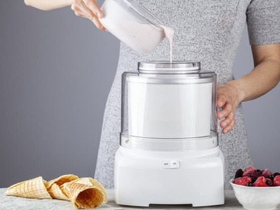 Ovocná či smotanová, s cukrom aj bez cukru a s príchuťami od výmyslu sveta. Najlepšia je však domáca. Receptov na domácu zmrzlinu je neúrekom. Kým niektorí na výrobu zmrzliny využívajú len nádobku, ponorný mixér a mrazničku, iní radšej investujú do kvalitného zmrzlinovača. Na trhu ich nájdeme mnoho, s rôznymi funkciami. Ktorý je však podľa spotrebiteľskej organizácie dTest spoľahlivý, a ktorý menej?