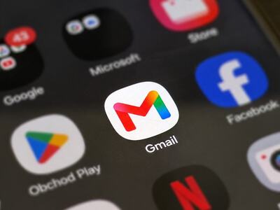 Predstav si, že sa chceš prihlásiť do svojho Google účtu a heslo nefunguje. Pri obnove sa zobrazí telefónne číslo, ktoré nepoznáš. Recovery e-mail ...