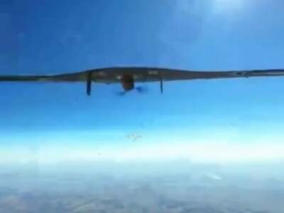 Ruské prieskumné drony dostávajú novú ochranu proti ukrajinským interceptorom. Na najmenej dvoch typoch UAV sa objavili zariadenia, ktoré pri útoku vystrelia sieť smerom ...