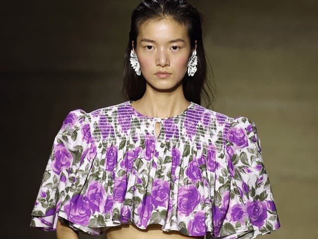 Vintage retro look ako módny trend na jar/leto 2026: Návrat archívnych vzorov z 50. – 60. rokov