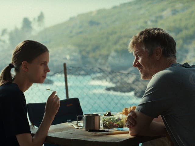 Vo filme Nevďačné bytosti zaujal český model: Publikum si ho všimlo okamžite, hrá Kláru, ktorá trpí poruchou príjmu potravy