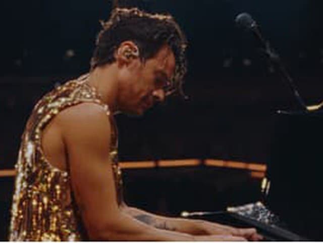 Harry Styles prekvapil videoklipom ku klavírnej balade Forever, Forever