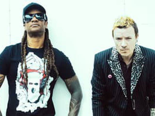 The Prodigy oslavujú 30 rokov ikonického hitu Firestarter