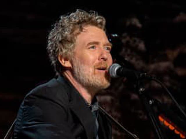 Odišiel Glen Hansard, storyteller a hudobník, ktorý dokázal otvárať srdcia ako málokto