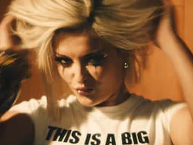 Bebe Rexha a David Guetta spájajú sily v novinke Sad Girls