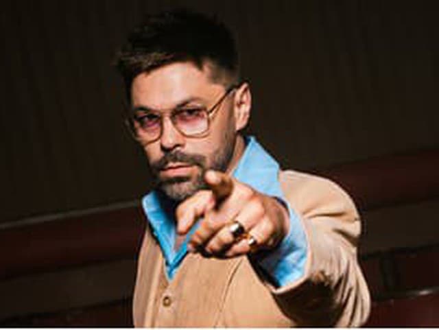 Adam Ďurica prespieval legendárnu skladbu Čardáš dvoch sŕdc. Táto verzia zaznie aj vo filme o Karolovi Duchoňovi