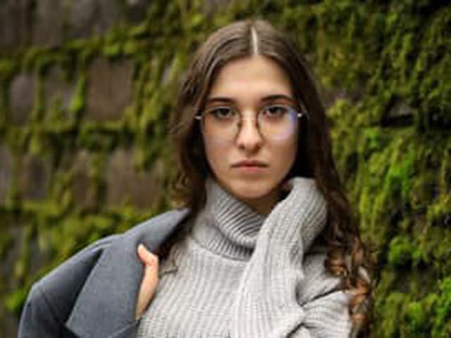 Nový hlas mladej generácie: pätnásťročná speváčka Lillian Takácsová vydáva debutový singel Cesta