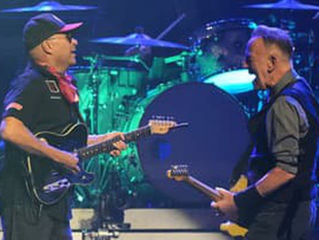 Bruce Springsteen a Tom Morello očarili Minneapolis: Oficiálne video coveru Purple Rain z úvodu turné je vonku