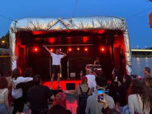 P/\st na Pink Whale pokrstili album Elektra, veľký antický príbeh o tragickom rozklade mocnej rodiny na pozadí vojny