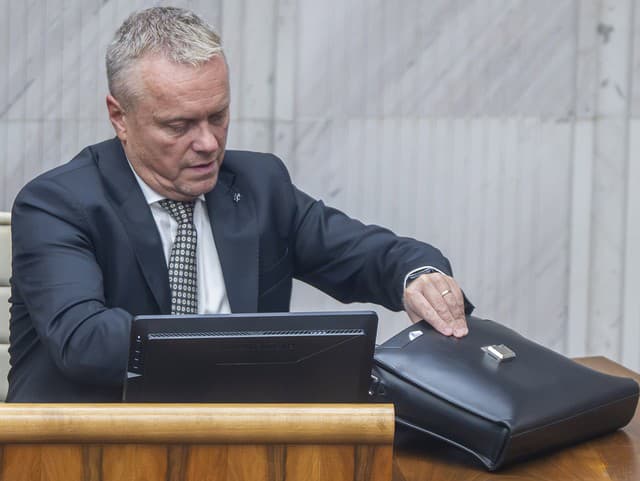 Trináste dôchodky a energopomoc pod paľbou kritiky: NKÚ poslal vláde vážne varovanie, Kamenický reaguje!