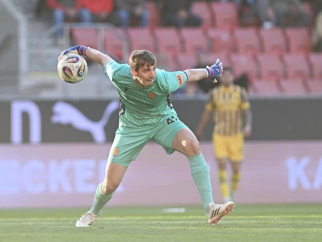 Prvá letná posila na Tehelnom poli: Slovan ulovil brankársku hviezdu od svojho veľkého rivala