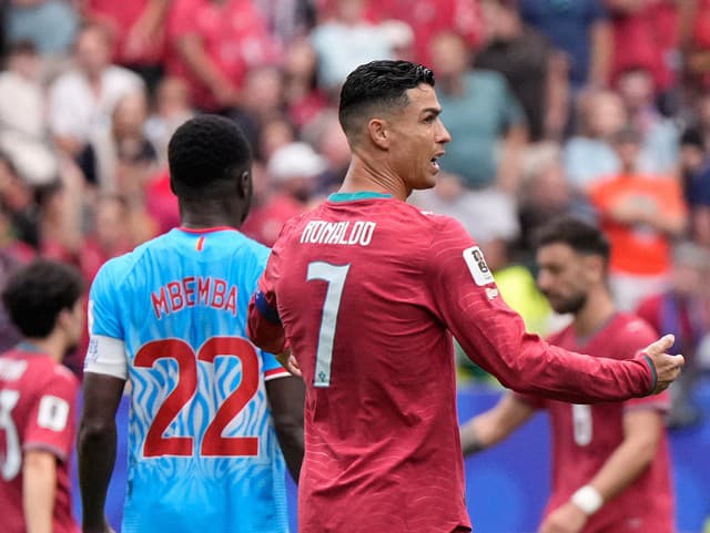 S novinármi sa nebavil, prehovoril na sociálnych sieťach: Ronaldo sa vrátil k nevydarenému zápasu