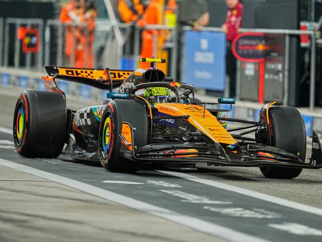 Piatok v Abú Dabí v réžii Norrisa, oba tréningy ovládol pred Verstappenom