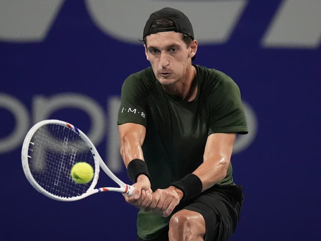 VIDEO Potím sa ako blázon, dajte mi päť sekúnd: Tenisový zápas mal koniec, aký svet ešte nevidel