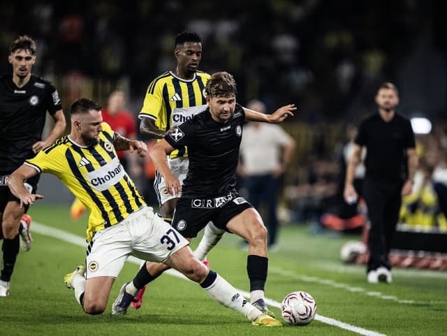 Fenerbahce s Milanom Škriniarom víťazne: Turecký klub si do odvety nesie dvojgólový náskok