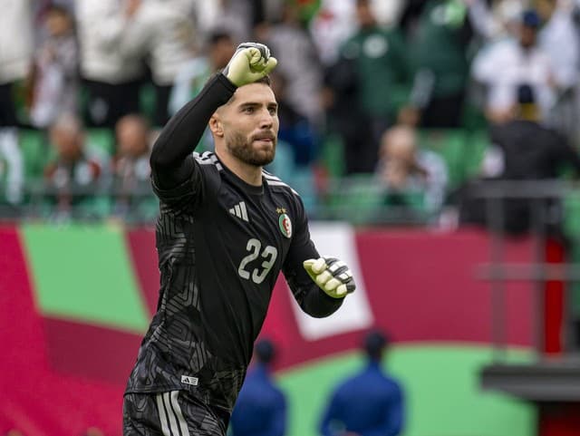 Potešil dedka a podporil ho aj slávny otec: Syn legendárneho Zidana vychytal čisté konto Alžírska