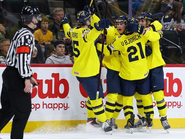 VIDEO Podobný scenár ako proti nám: Švédi sa opäť zahrávali s ohňom, trpká prehra pre Švajčiarov
