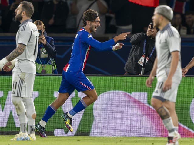 Tvrdá lekcia pre belasých! Slovan na úvod Ligy majstrov v Paríži schytal krutý debakel