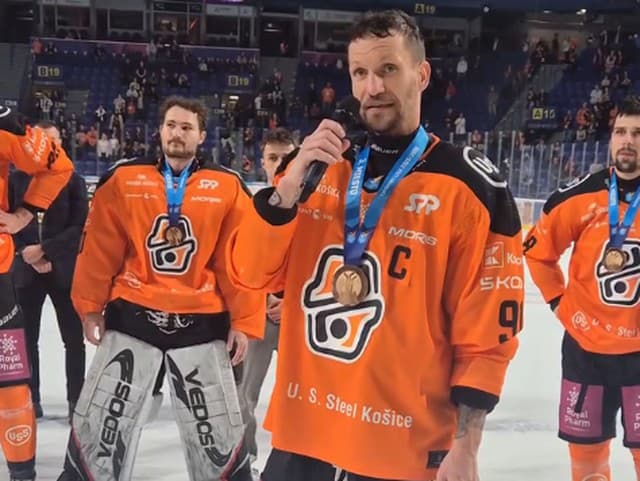 VIDEO Kapitán Košíc si vzal mikrofón a dojal Steel arénu: Krásna bodka za bronzovou sezónou!