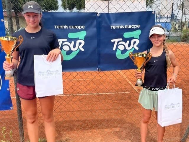 Mala po kom zdediť talent: Dcéra slovenskej hokejovej legendy zvíťazila na tenisovom turnaji