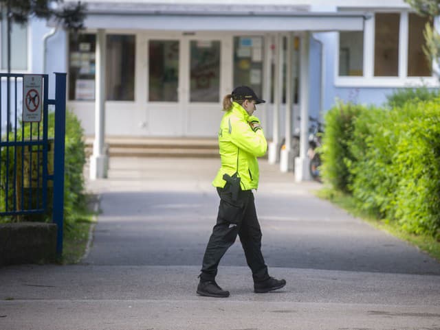 Zásadná reakcia na tragické udalosti a incidenty medzi žiakmi: Policajti budú hliadkovať pri školách