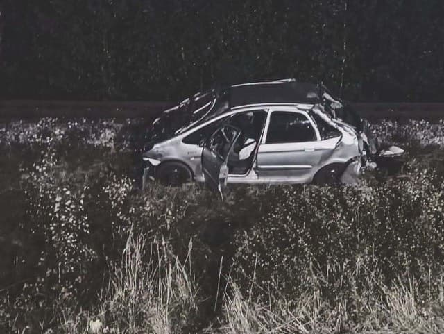 Tragická nehoda na východe! Auto prešlo zrazu do protismeru: Traja zranení, jedna osoba neprežila!