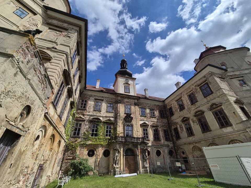 Komunisti s ním nemali zľutovanie: Jezeří takmer vymazali z máp, záchrana v hodine dvanástej!