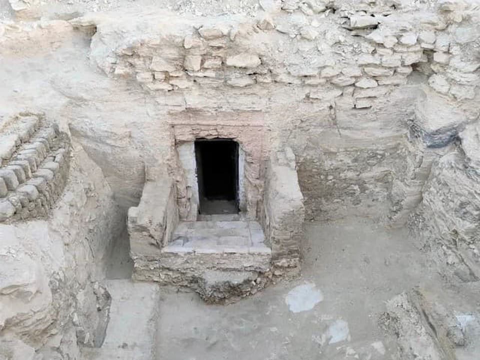 Archeológovia odkryli pri egyptskom Luxore 3000-ročnú hrobku